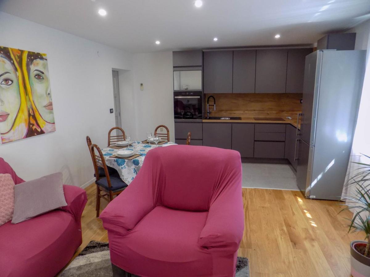 Oriella Apartmans And Room Novigrad Istria Kültér fotó