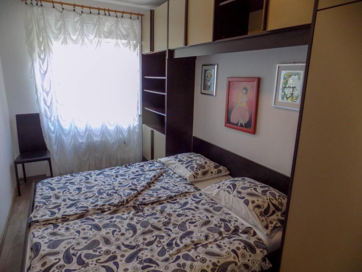 Oriella Apartmans And Room Novigrad Istria Kültér fotó