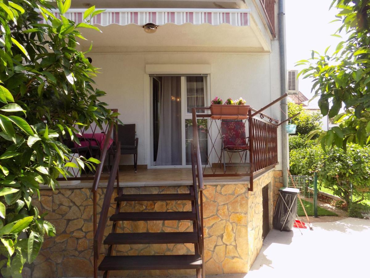 Oriella Apartmans And Room Novigrad Istria Kültér fotó