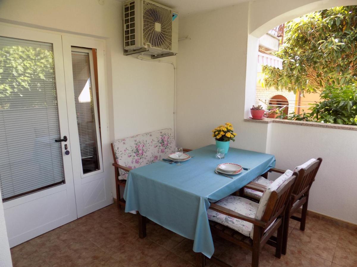 Oriella Apartmans And Room Novigrad Istria Kültér fotó