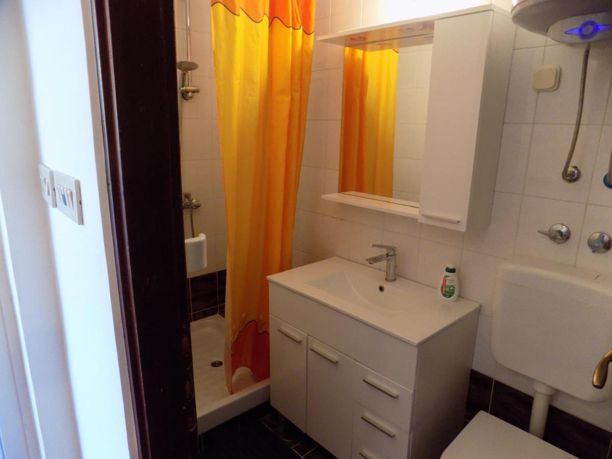 Oriella Apartmans And Room Novigrad Istria Kültér fotó